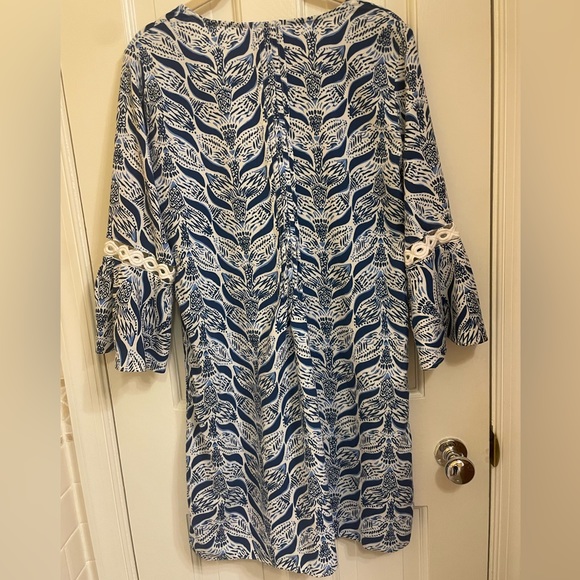 Lily Pulitzer Hollie Tunic dress. Adorable blue n white short dress. Size small - Picture 2 of 7